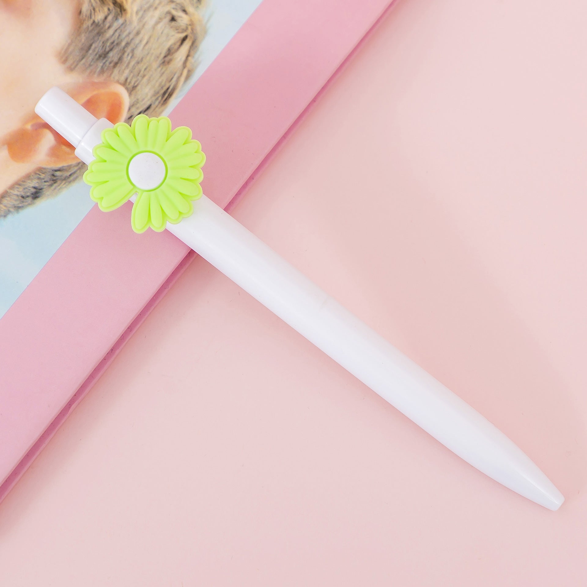 Wholesale Plastic Daisy Patch Candy Color Ballpoint Pen